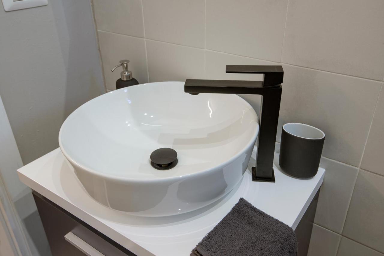 Super Modern And Design Apartment, A Due Passi Dai Navigli Milano Exterior foto